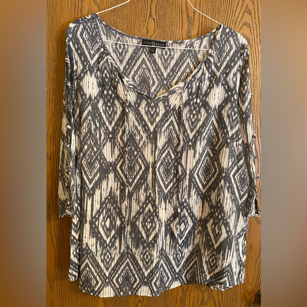 Fred David 3/4 cage sleeve patterned Blouse, Grey and White. Sz 1X